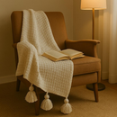 Manta Decorativa Premium para Sofá em Algodão com Pompom Artesanal – Casa Mais 1,40 x 1,40